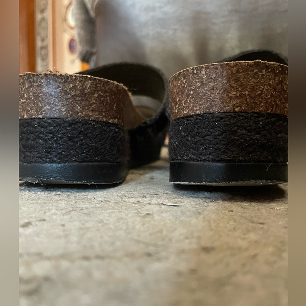 BP Black and Tan Women's Sandals - Picture 5 of 6